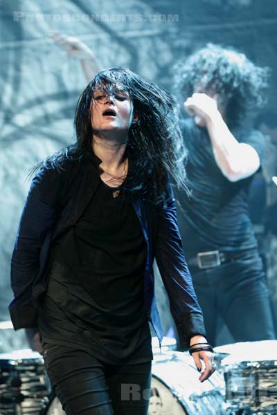 THE DEAD WEATHER - 2009-06-29 - PARIS - La Cigale - Alison Nicole Mosshart - John Anthony Gillis [Jack White]